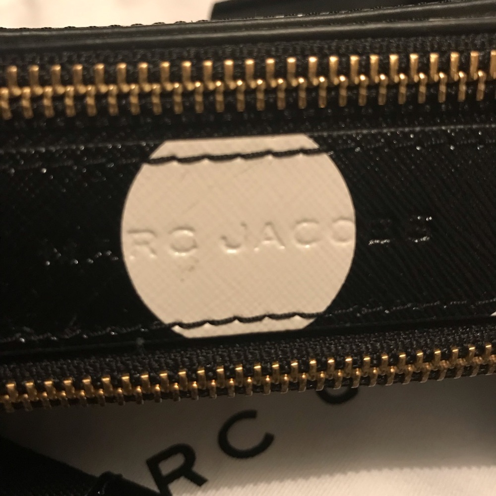 Marc Jacobs the Dot Snapshot - Picture 6 of 6